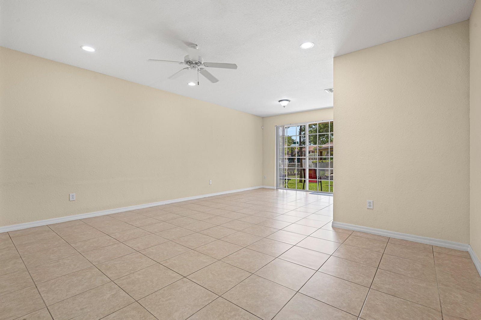 6272 S MILITARY Trail 203 — photo 4
