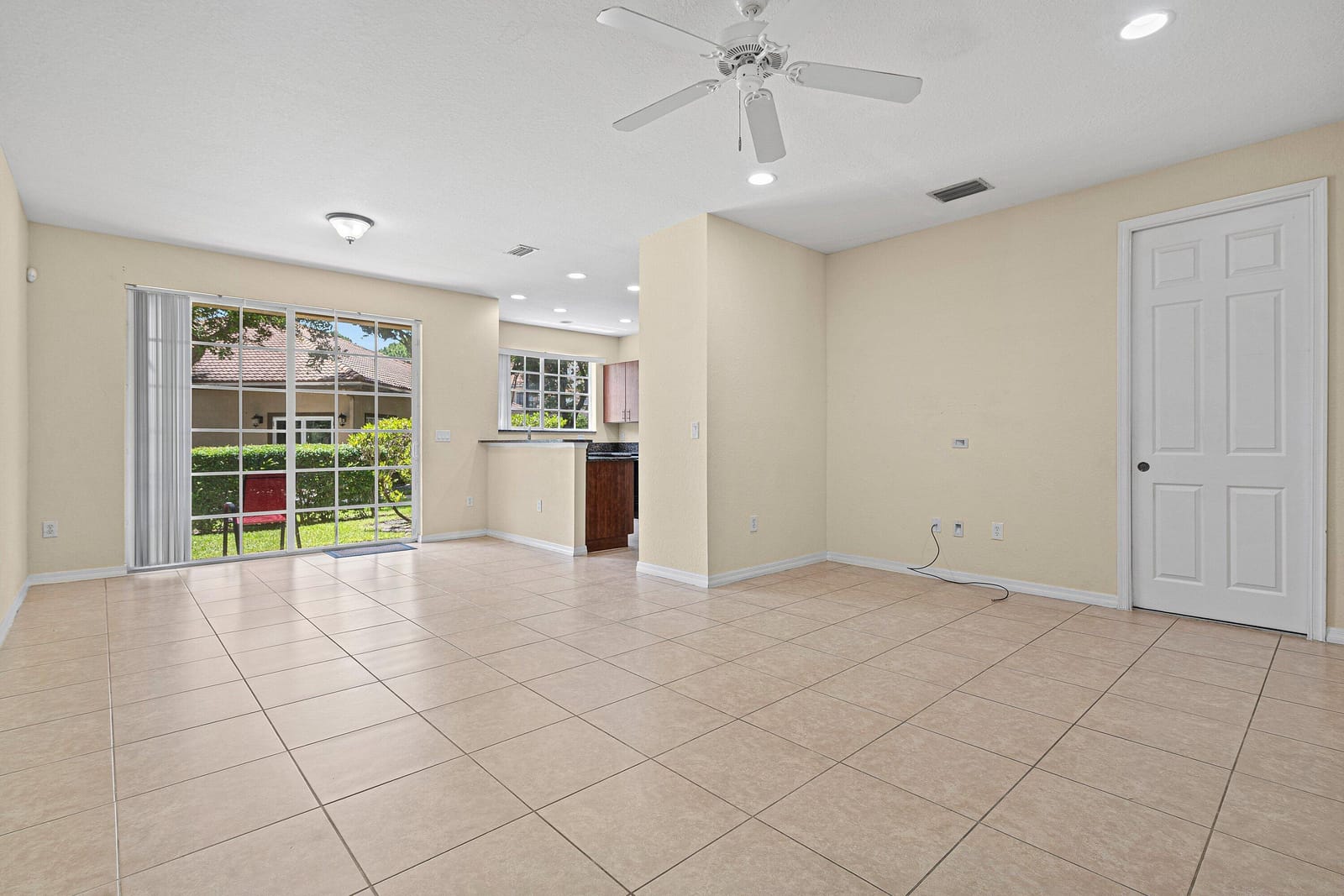 6272 S MILITARY Trail 203 — photo 7