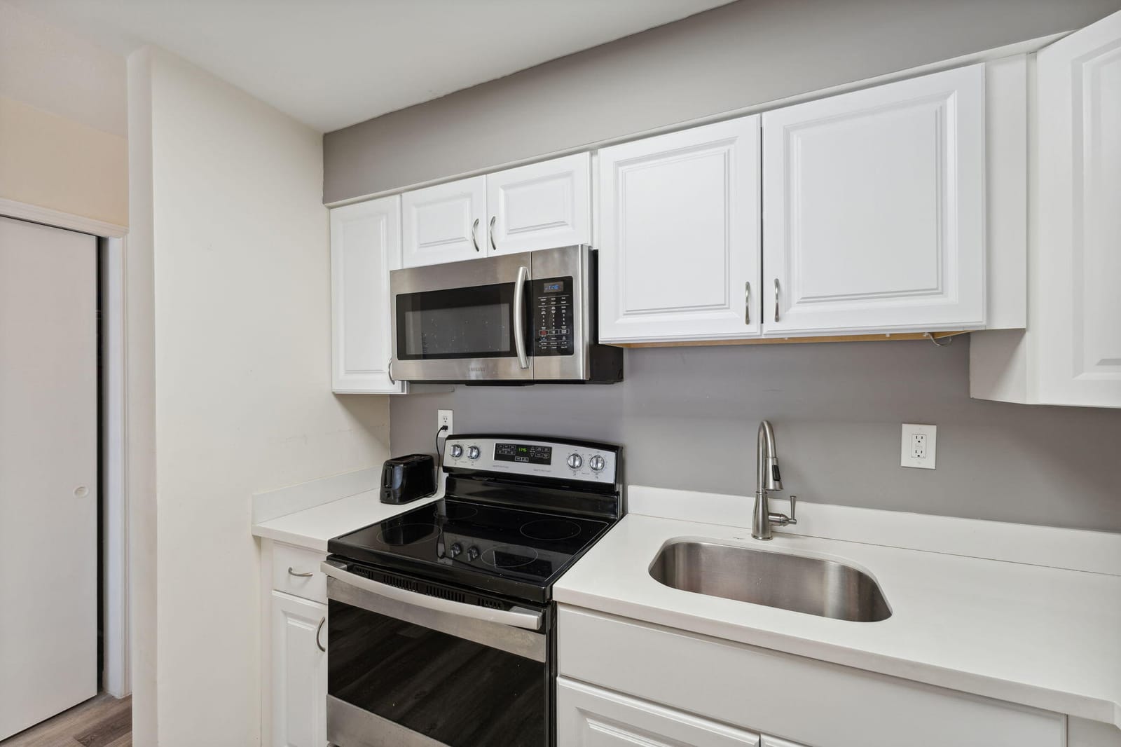 1450 NE 170th Street 114 — photo 8