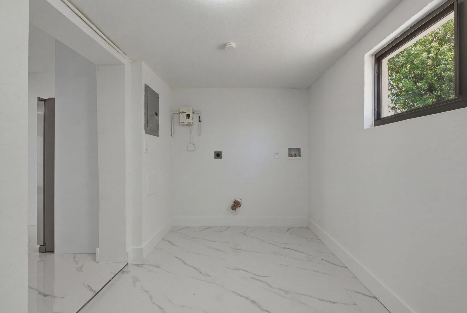2405 NW 159th Road — photo 8