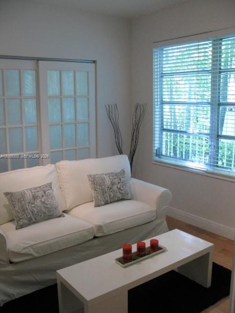 1525 Meridian Avenue 109 — photo 3