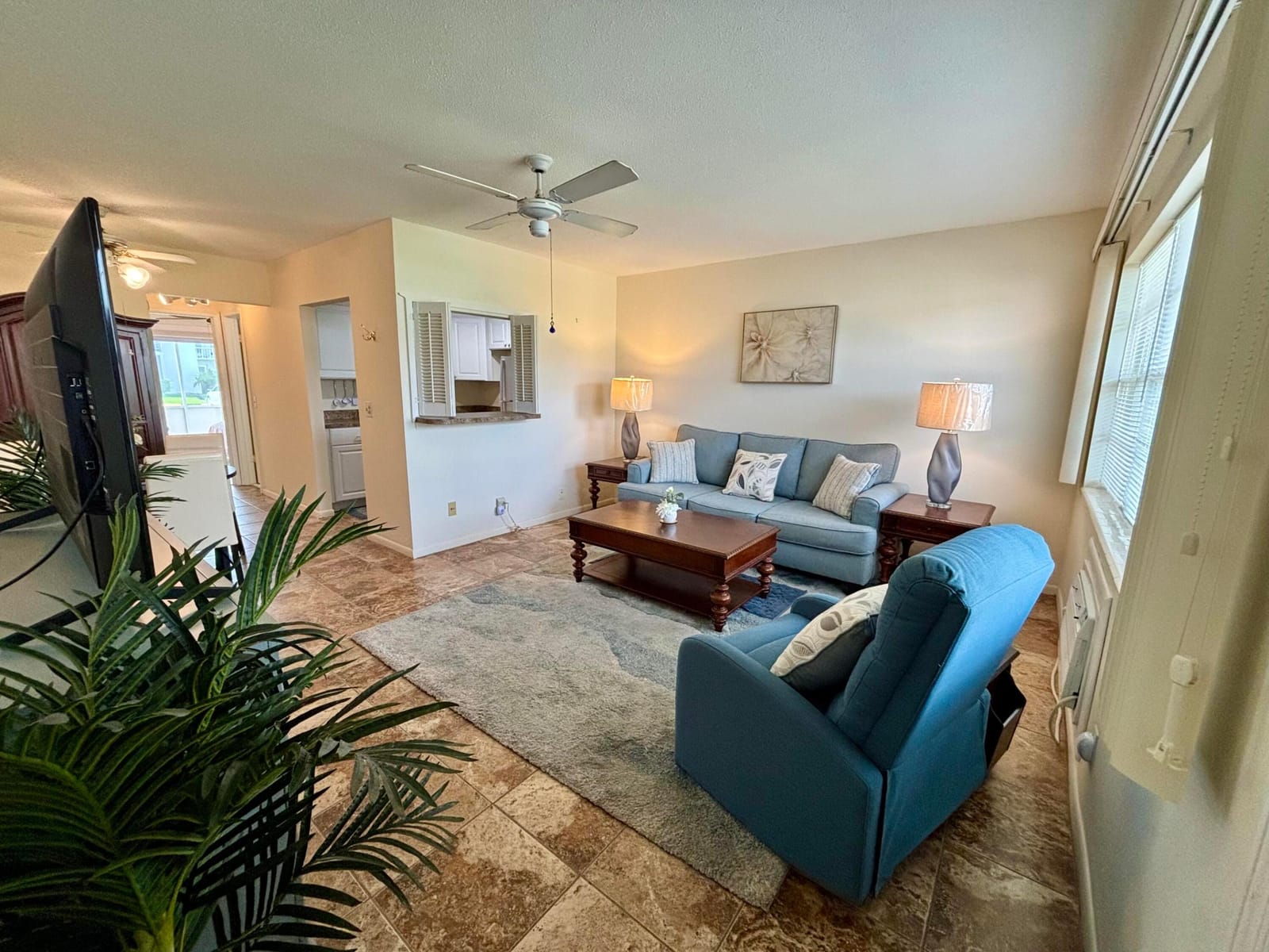 Pending home at 150 Easthampton G 150, West Palm Beach, FL 33417