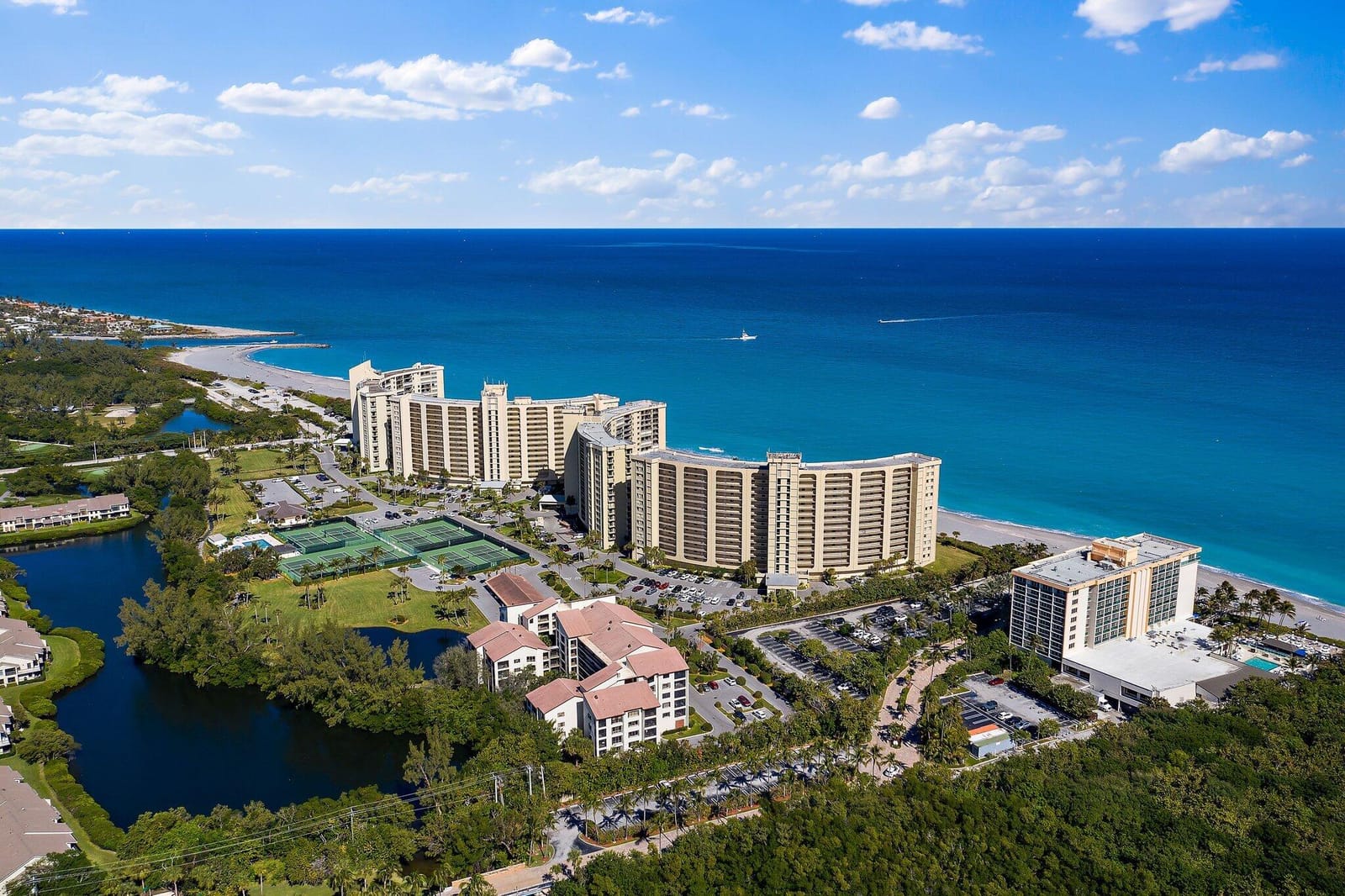 100 OCEAN TRAIL Way 703, Jupiter, FL 33477