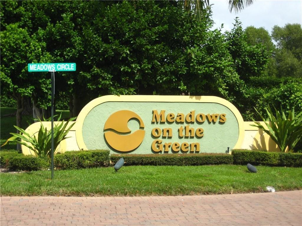 401 MEADOWS Circle, Boynton Beach, FL 33436