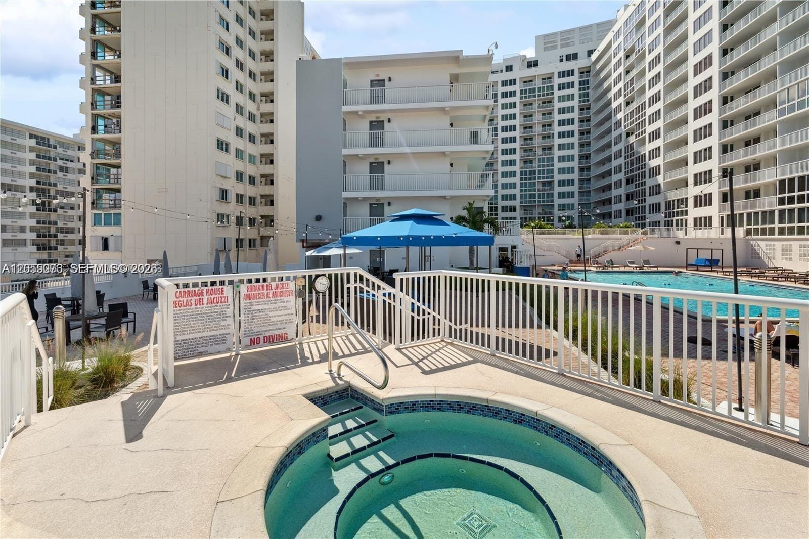 5401 Collins Avenue 513 — photo 8