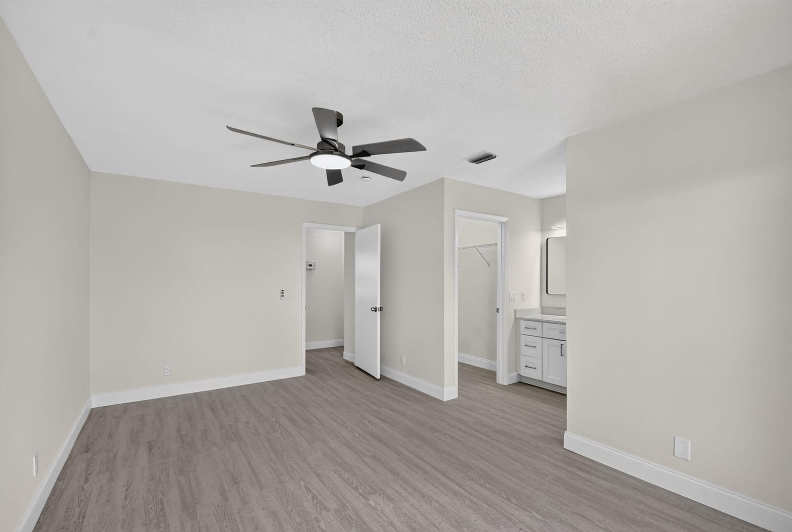 3221 FOXRIDGE Court, Palm Springs, FL 33461 photo 11