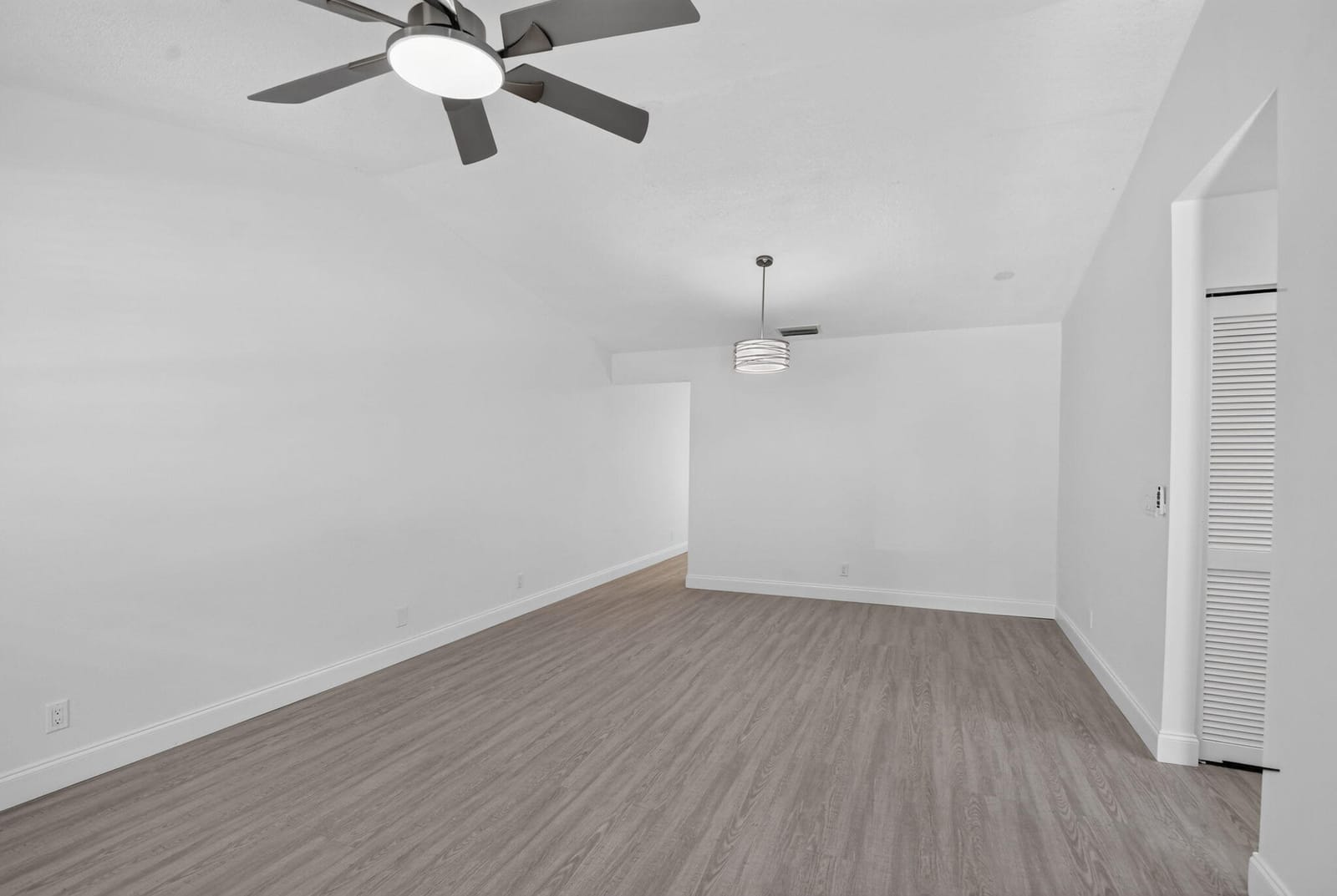 3221 FOXRIDGE Court, Palm Springs, FL 33461 photo 5