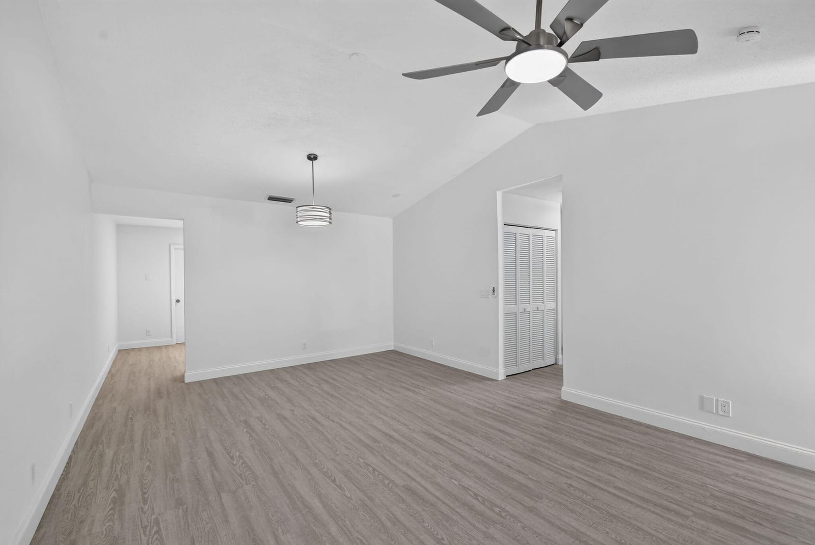 3221 FOXRIDGE Court, Palm Springs, FL 33461 photo 6