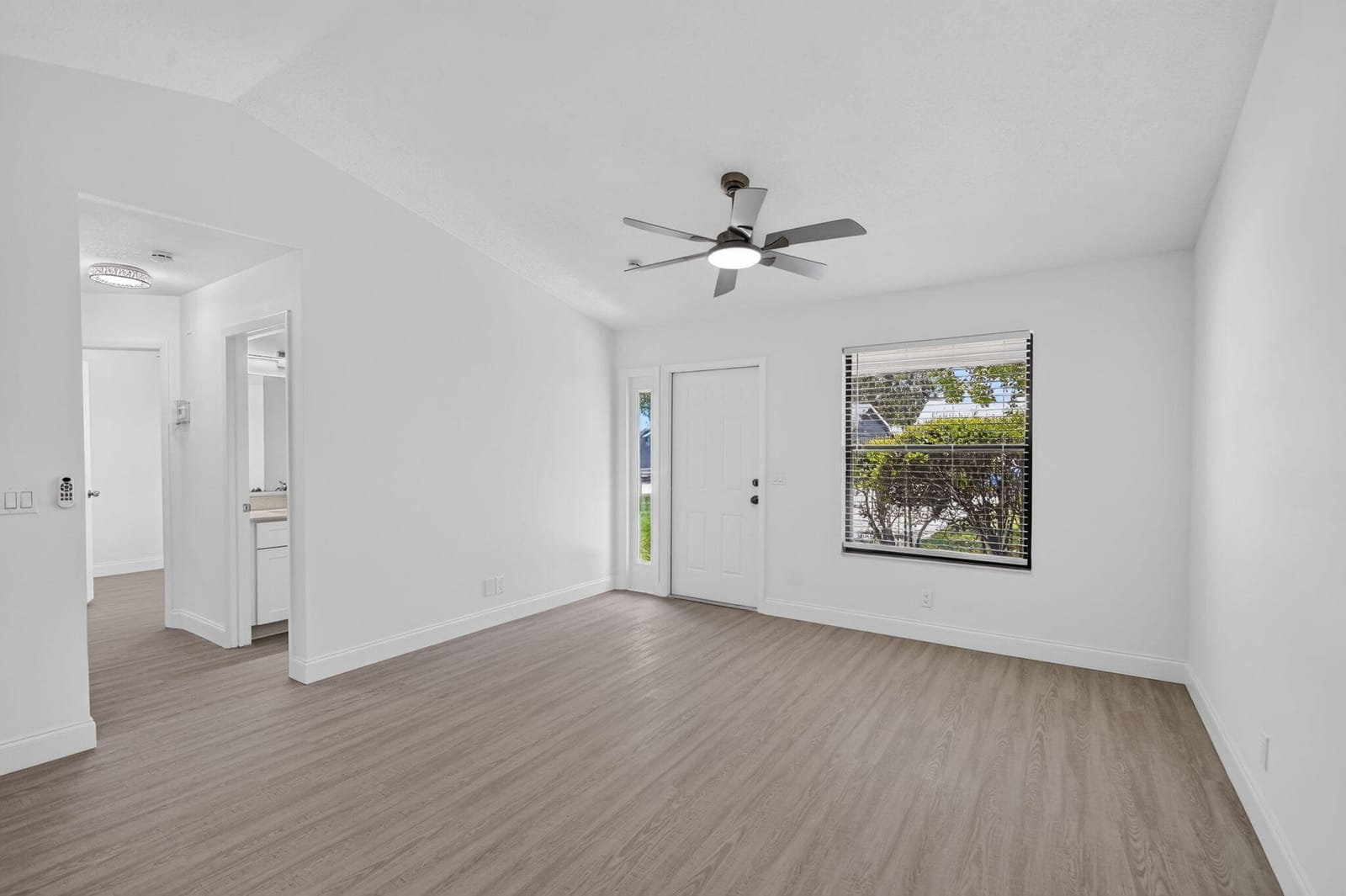3221 FOXRIDGE Court, Palm Springs, FL 33461 photo 7