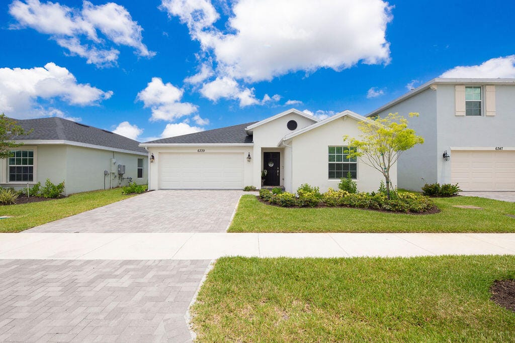 6339 NW WINDWOOD Way, Port St. Lucie, FL 34987