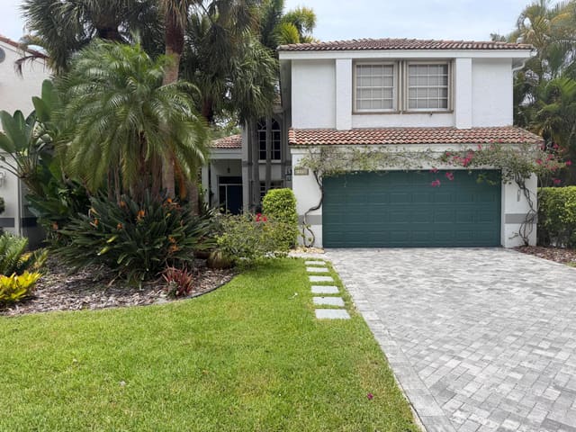 23330 La Vida Way, Boca Raton, FL 33433