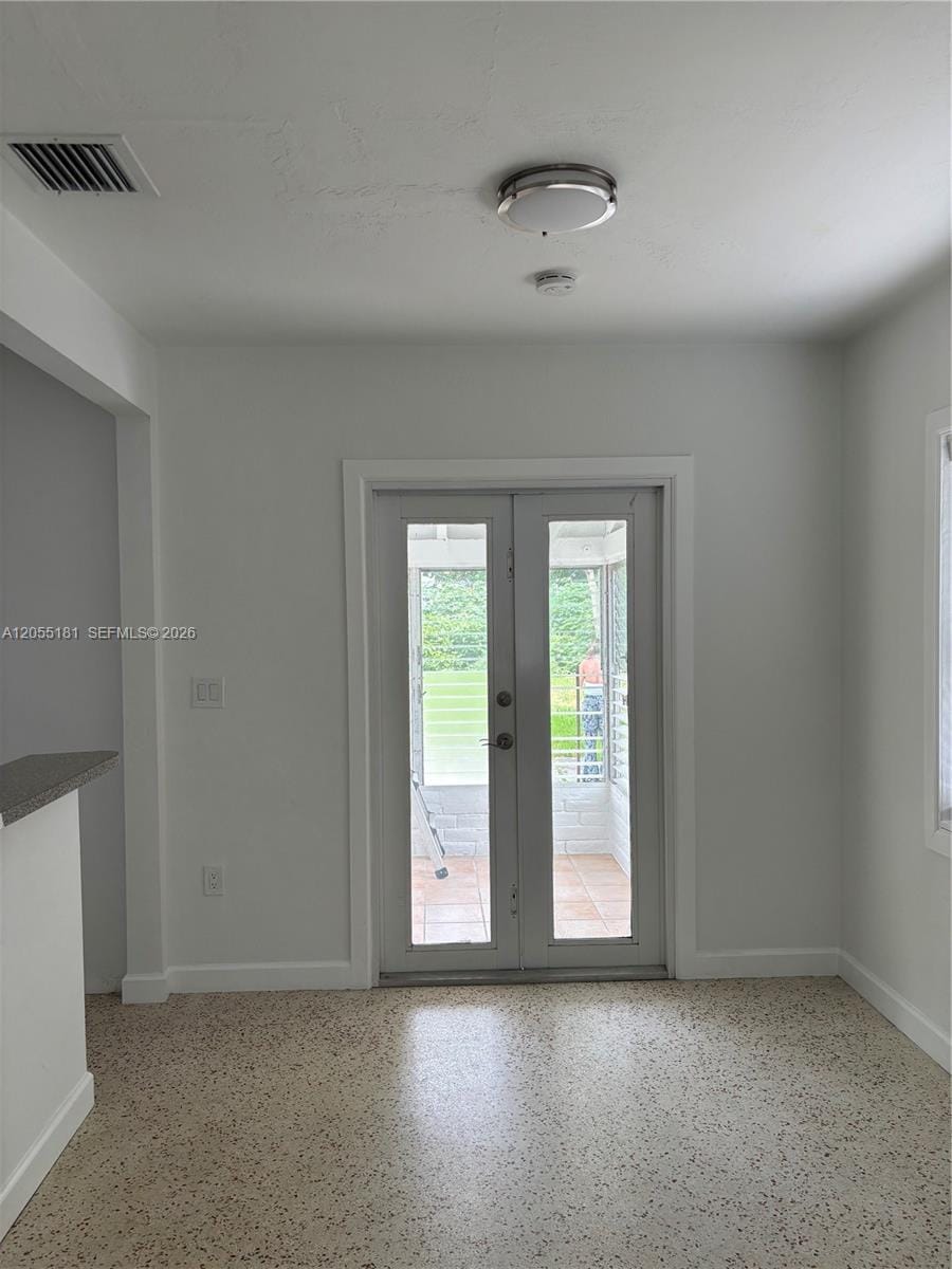 6410 SW 63rd Court . — photo 5