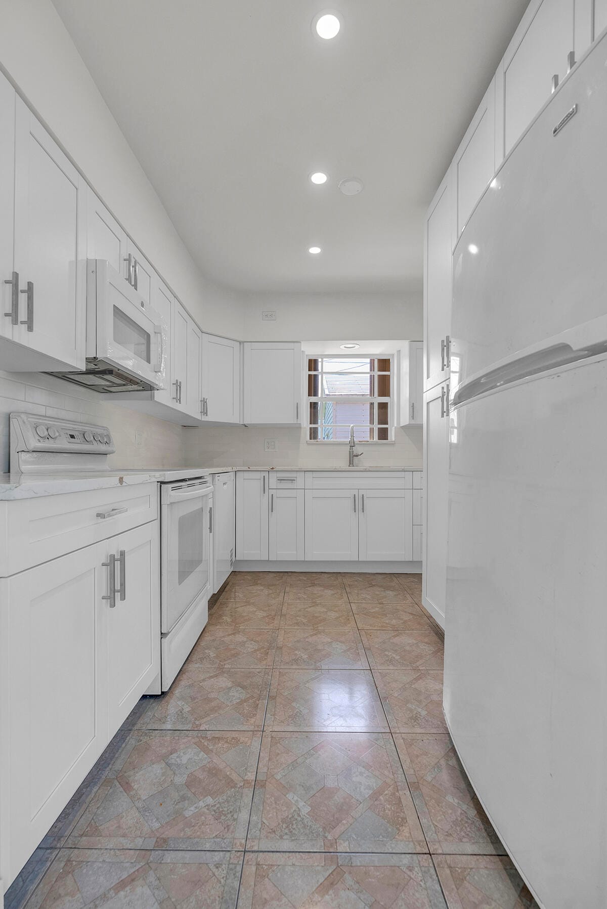 2100 N 57TH Avenue, Hollywood, FL 33021 photo 20