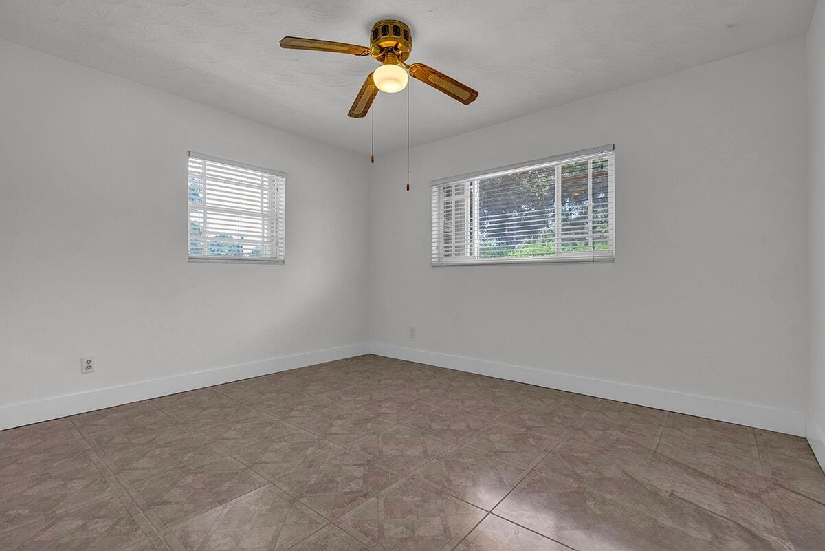 2100 N 57TH Avenue, Hollywood, FL 33021 photo 22