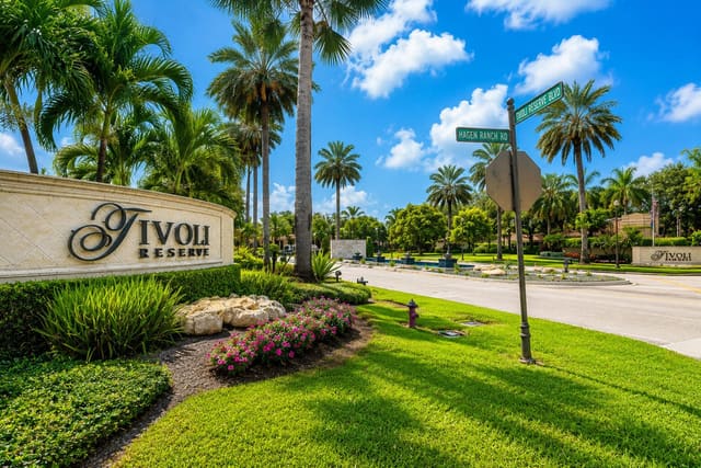 8047 Via Grande, Boynton Beach, FL 33437