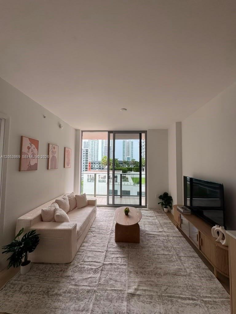 90 NE 32nd Street 811 — photo 2