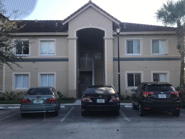 1095 Golden Lakes Boulevard, West Palm Beach, FL 33411