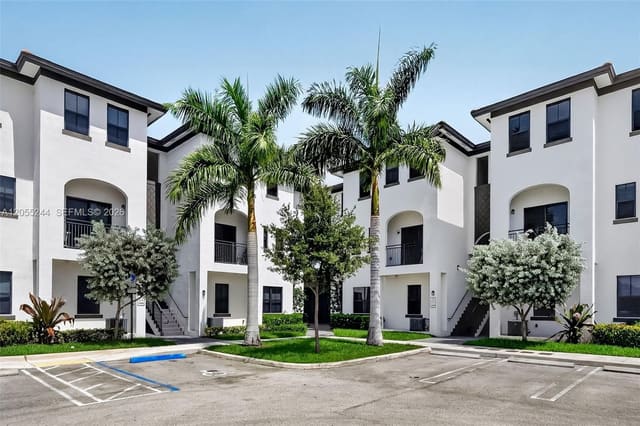15650 SW 136th Street 212, Miami, FL 33196