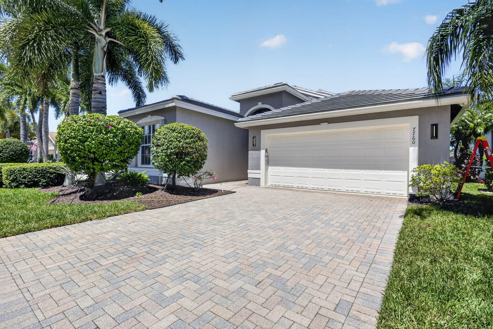 7760 Lighthouse Point Lane — photo 2