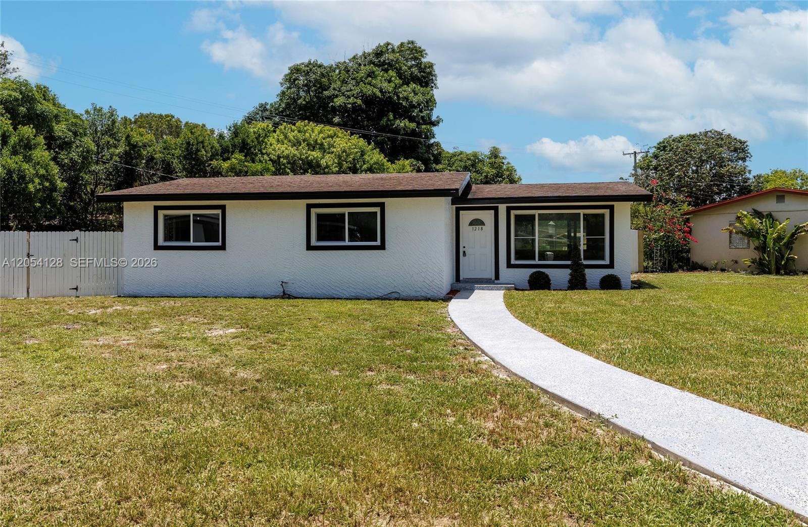 1218 NW 15th Street — photo 2