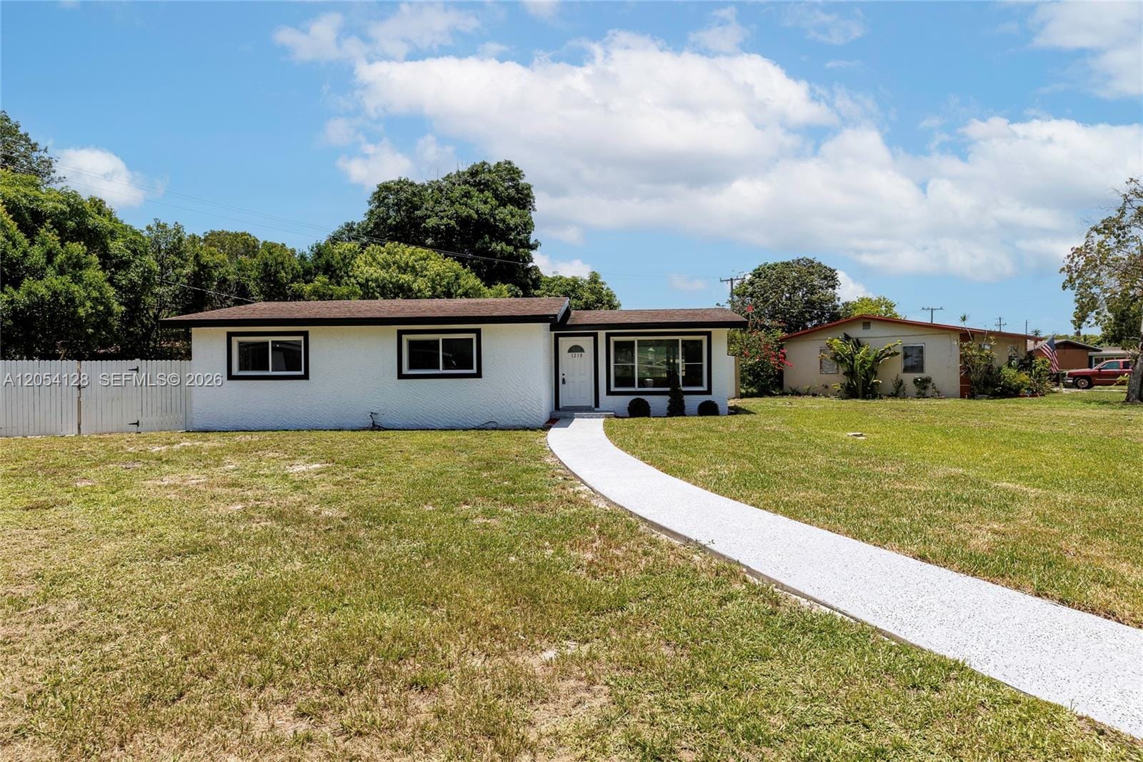 1218 NW 15th Street — photo 3