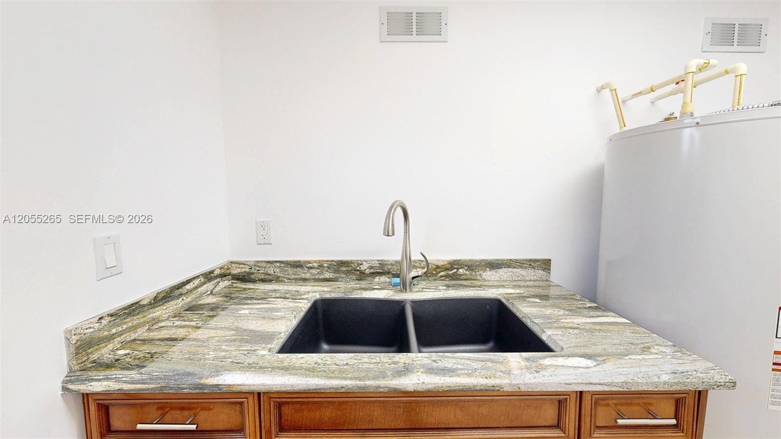 6265 W 10th Avenue, Hialeah, FL 33012 photo 10