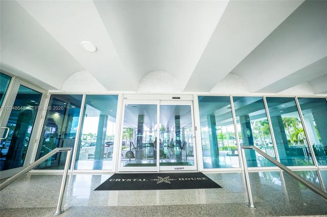 5055 Collins Avenue 14H, Miami Beach, FL 33140