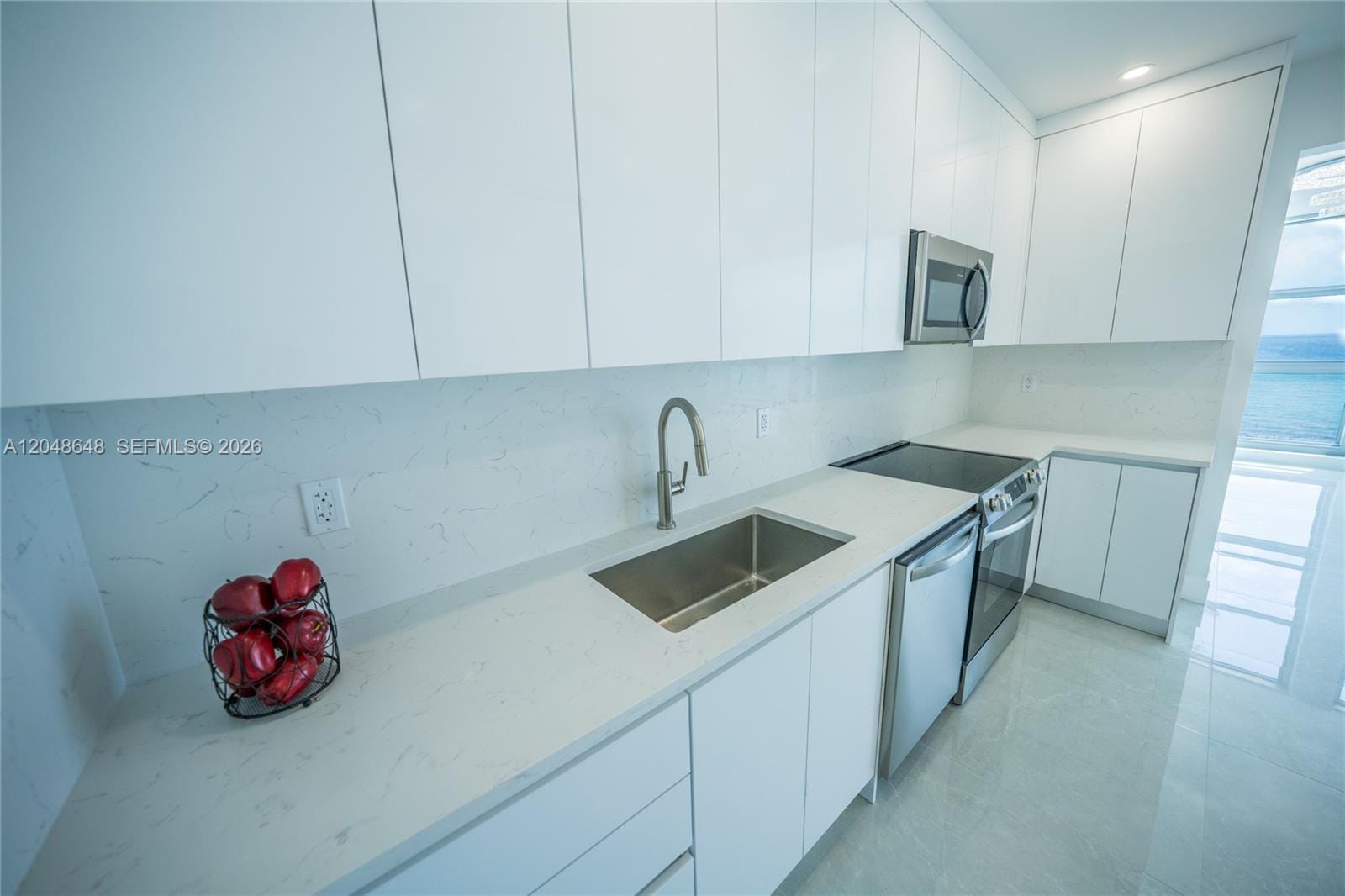 5055 Collins Avenue 14H — photo 7