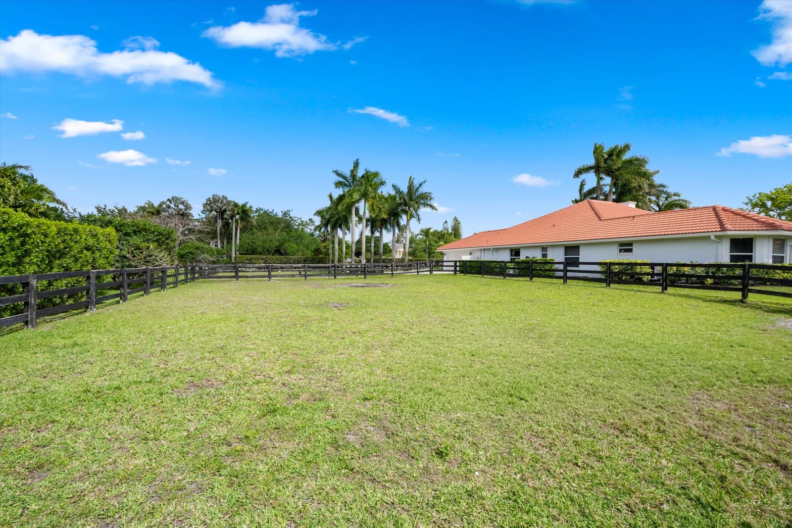 14594 DRAFT HORSE Lane Barn — photo 5