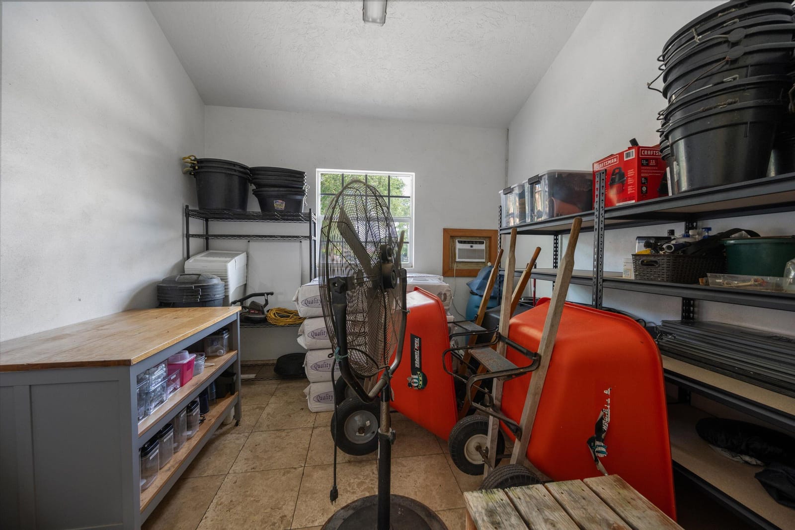 14594 DRAFT HORSE Lane Barn — photo 9