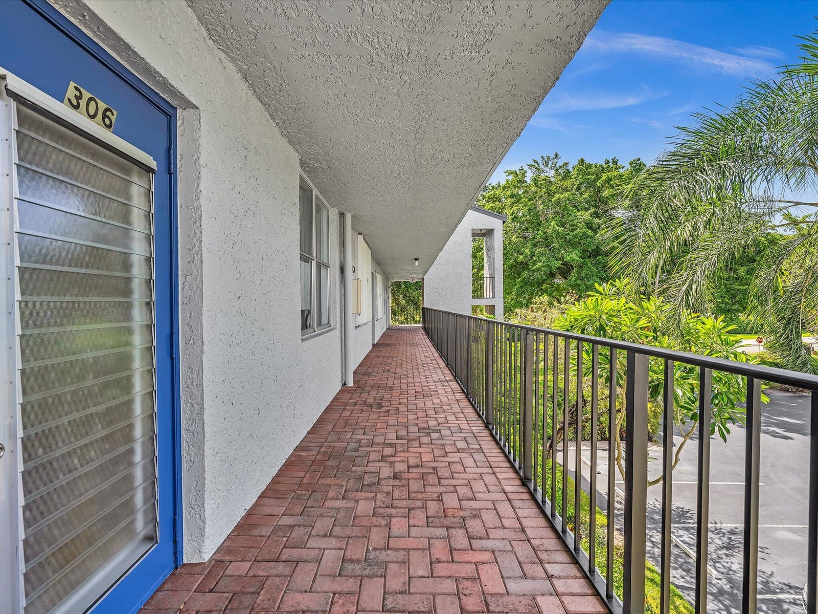 14701 Cumberland Drive 3060 — photo 2