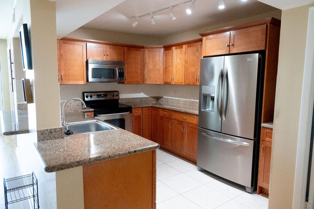 200 LESLIE Drive 819, Hallandale Beach, FL 33009 photo 2
