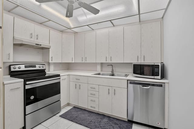 4022 Hythe B, Hythe at Century Village, Boca Raton, FL