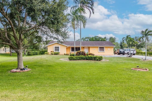 13450 SW 26th Street, Davie, FL 33325