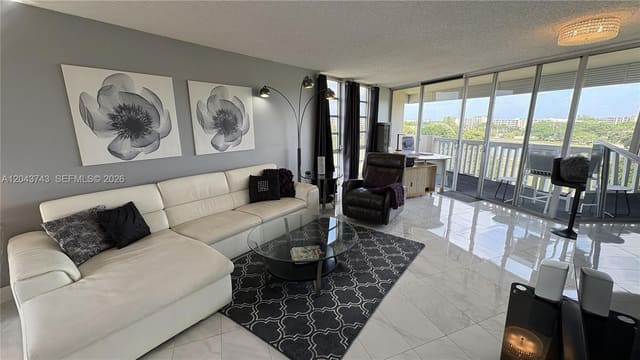 6901 Environ Boulevard 6C, Environ, Lauderhill, FL
