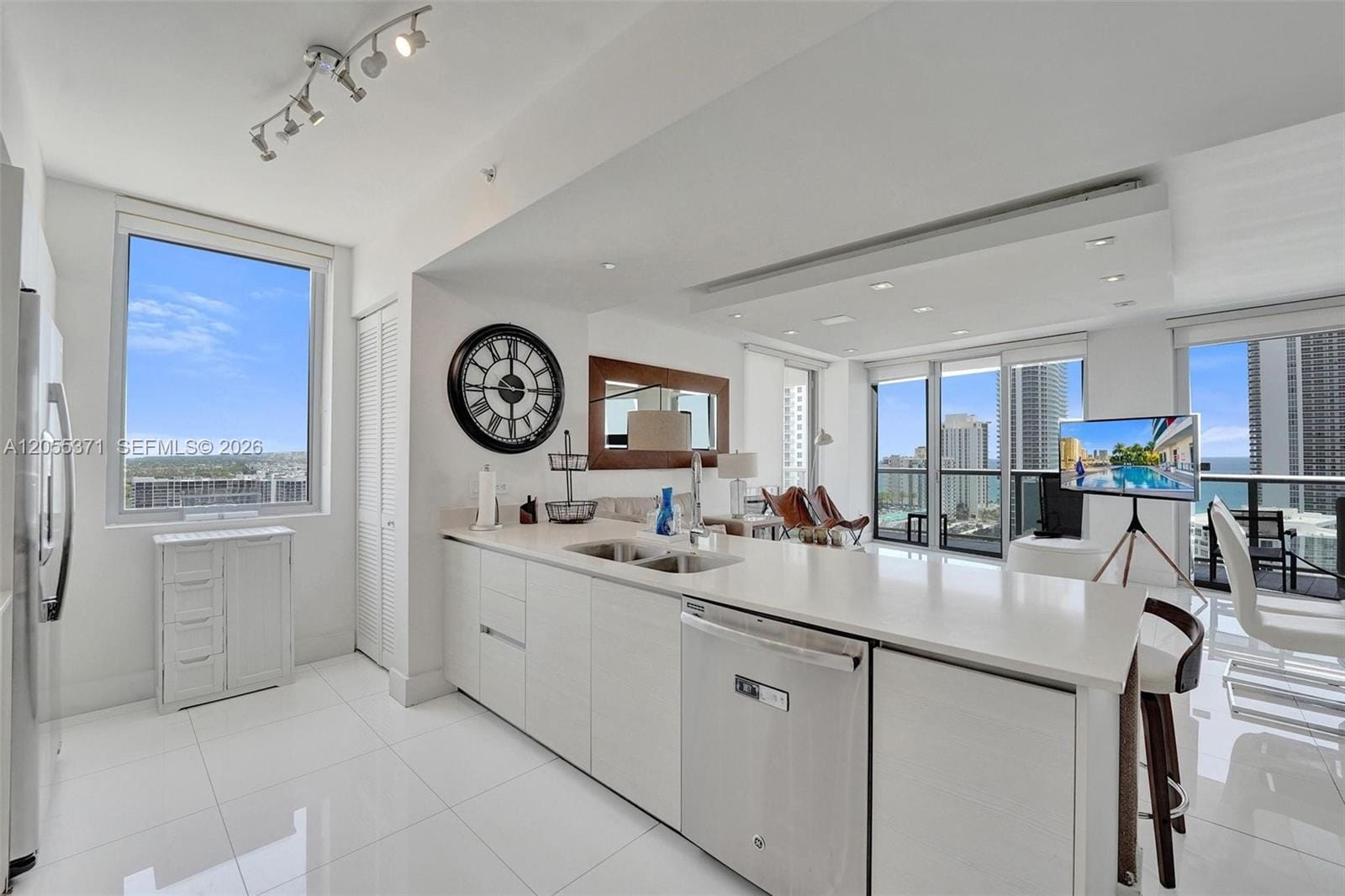 2600 E Hallandale Beach Boulevard T1902, Hallandale Beach, FL 33009