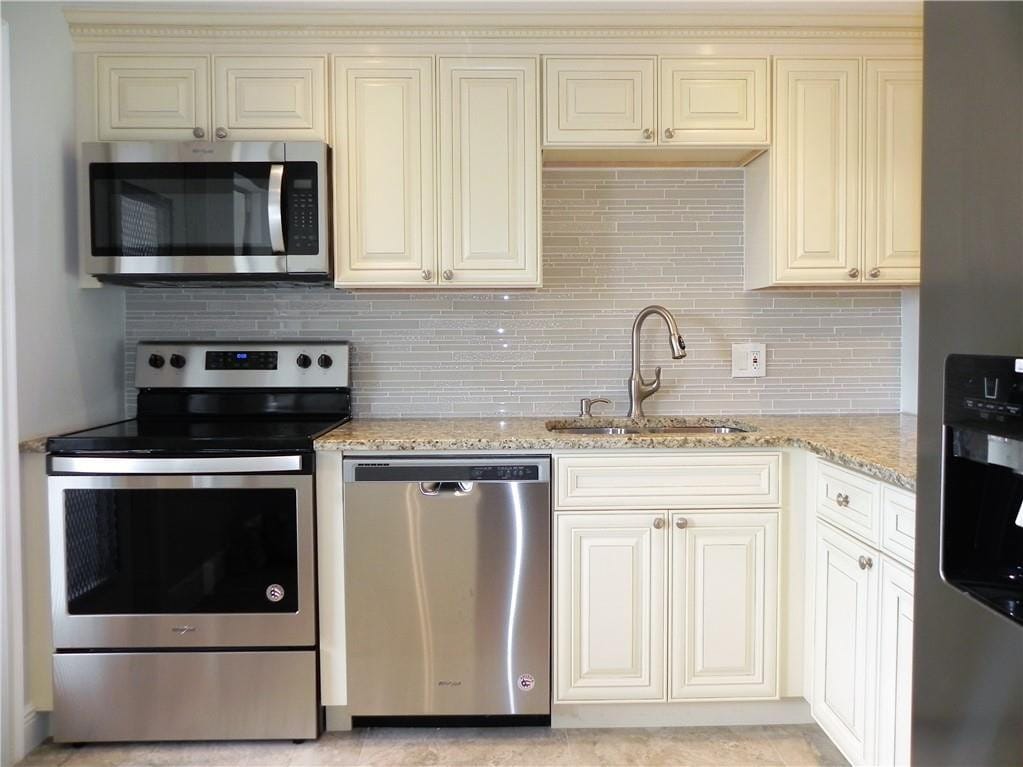 4650 Washington Street 207 — photo 2