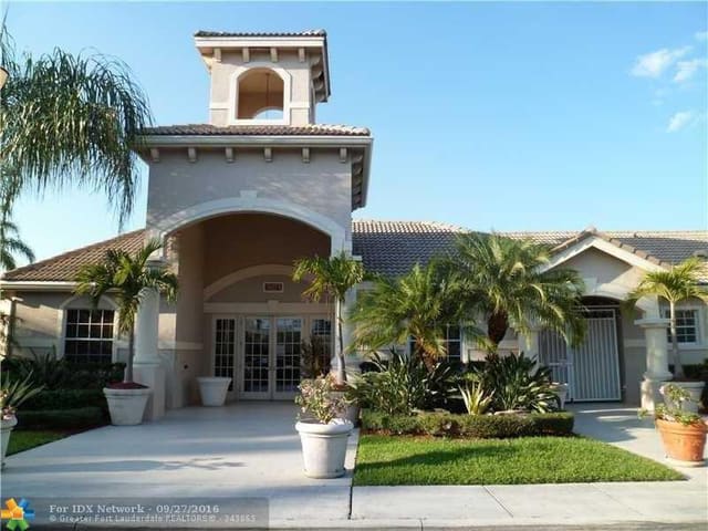 5035 WILES Road 104, Coconut Creek, FL 33073