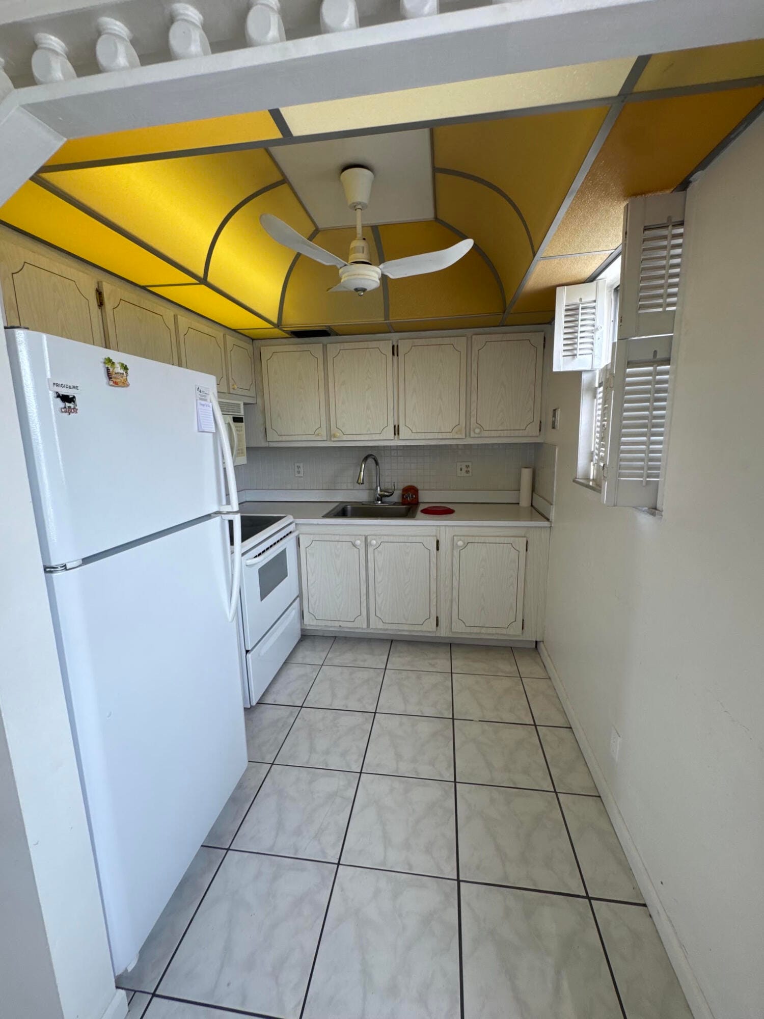 700 VILLAGE GREEN Court 221, Palm Springs, FL 33461 photo 10
