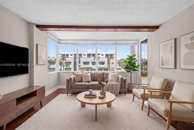 8233 Harding Avenue 208, Miami Beach, FL 33141