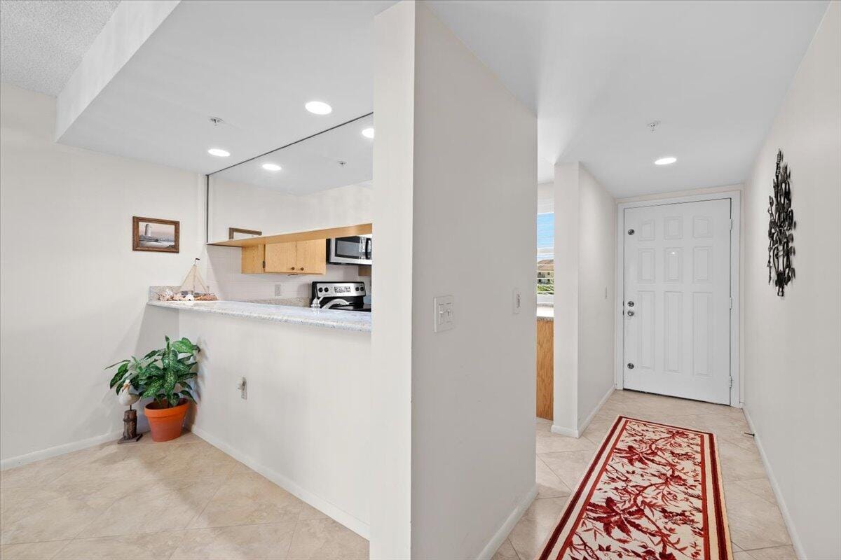 2001 Marina Isle Way 405 — photo 3
