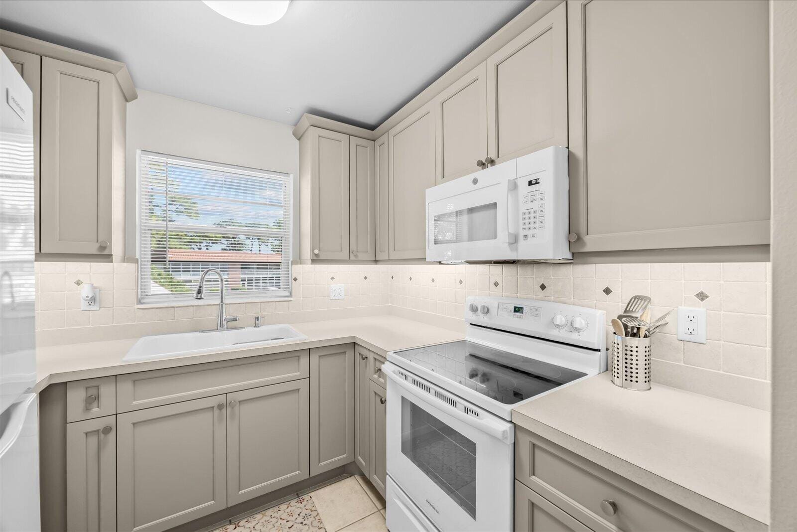 2600 SE OCEAN Boulevard DD-8 — photo 7