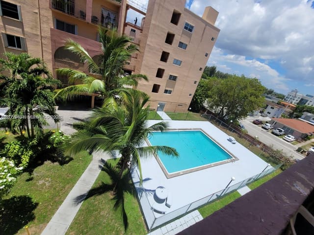 460 E 23rd Street 213, Hialeah, FL 33013