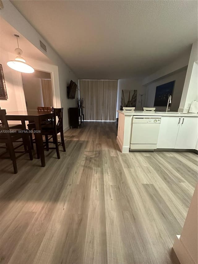 5085 NW 7th Street 410, Miami, FL 33126