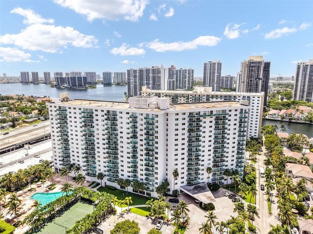 19380 Collins Avenue 1423, Oceanview Building B Cond, Sunny Isles Beach, FL
