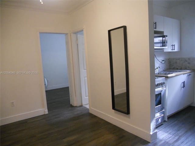 1043 NW 2nd Street 9, Miami, FL 33128