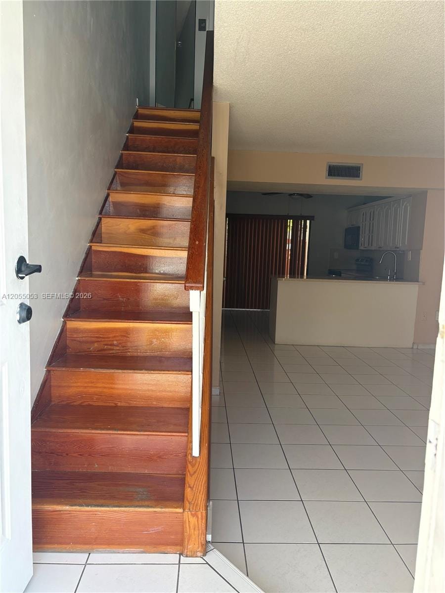 1907 SW 107th Avenue 807 — photo 2
