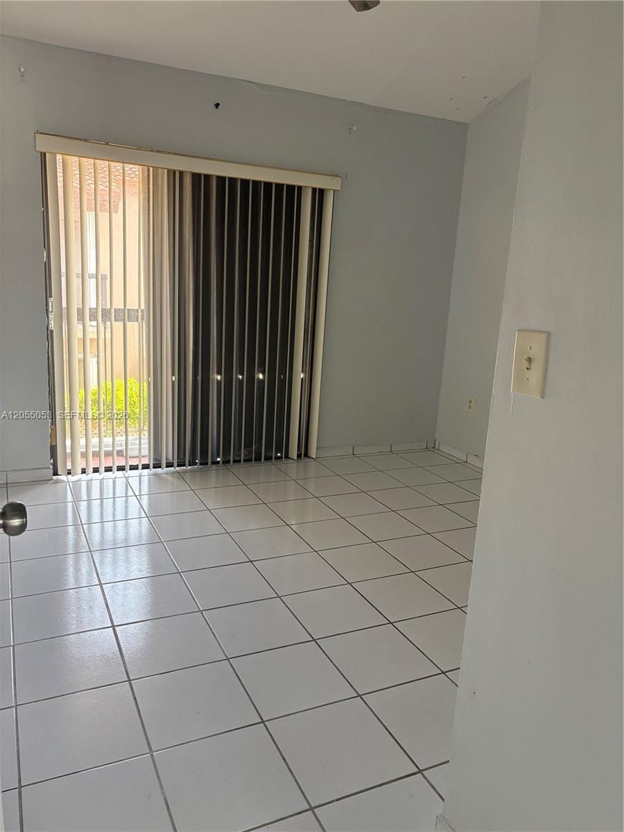 1907 SW 107th Avenue 807 — photo 8