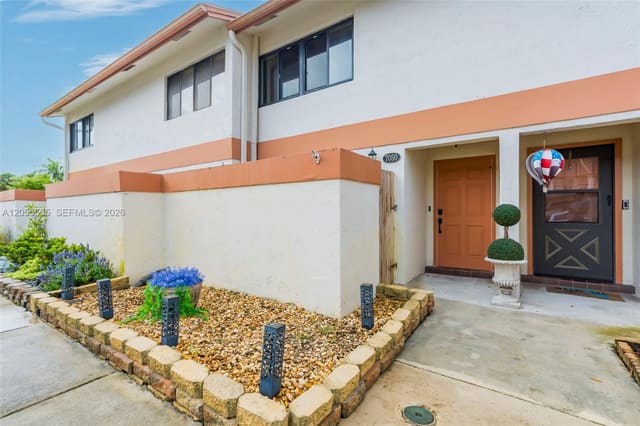 7050 SW 42nd Court, Orange, Davie, FL
