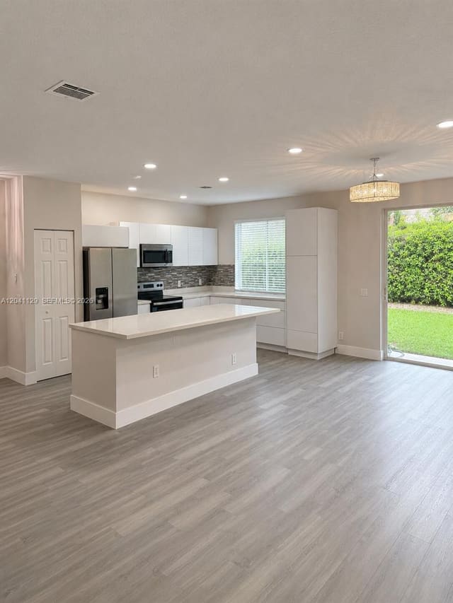 1528 Salerno Circle 1528, Weston, FL 33327